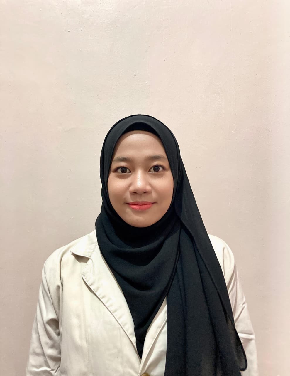 Foto Intan Tsamrotul Fu'adah, S.Si., M.Farm.